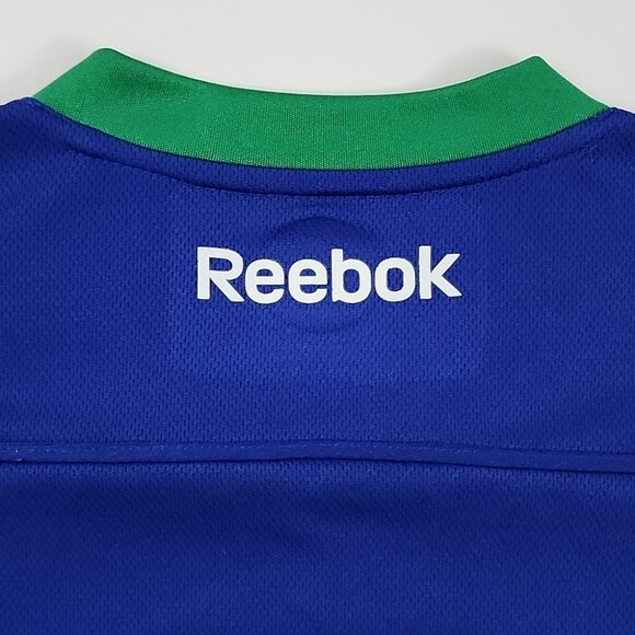 NHL Vancouver Canucks Youth Hockey Jersey Reebok Blue Classic Style Home Sz S/M - Picture 9 of 11